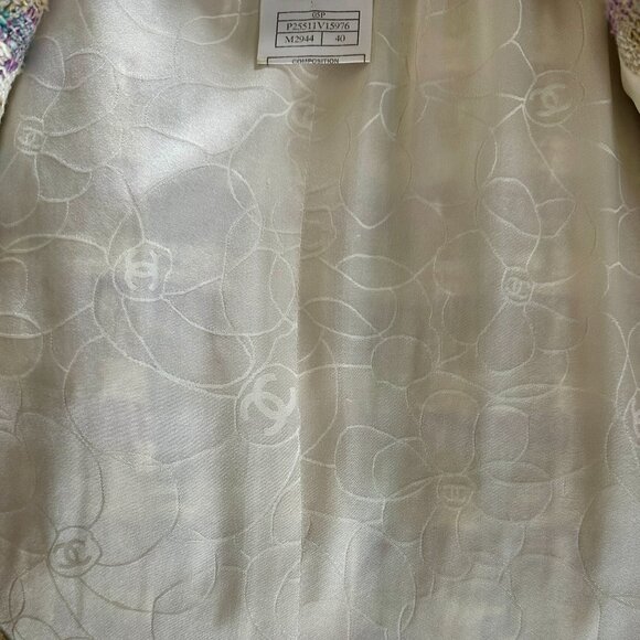 CHANEL White, Purple and Blue Tweed Jacket, 2005 RARE Excellent - Picture 12 of 15